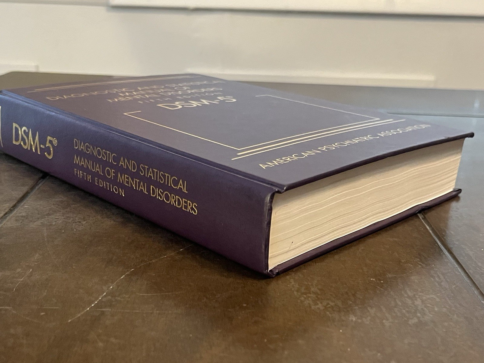 Diagnostic and Statistical Manual DSM-5 Hardcover – VERY GOOD